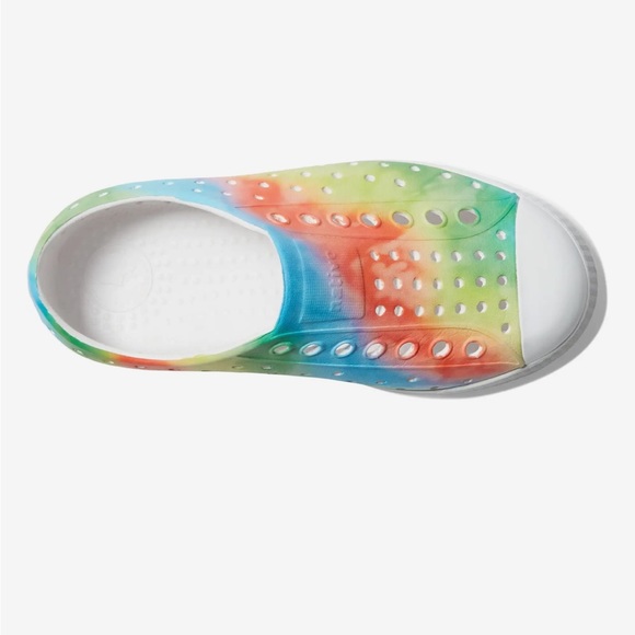 NEW NATIVE SHOES IN BOX!! - Picture 3 of 5